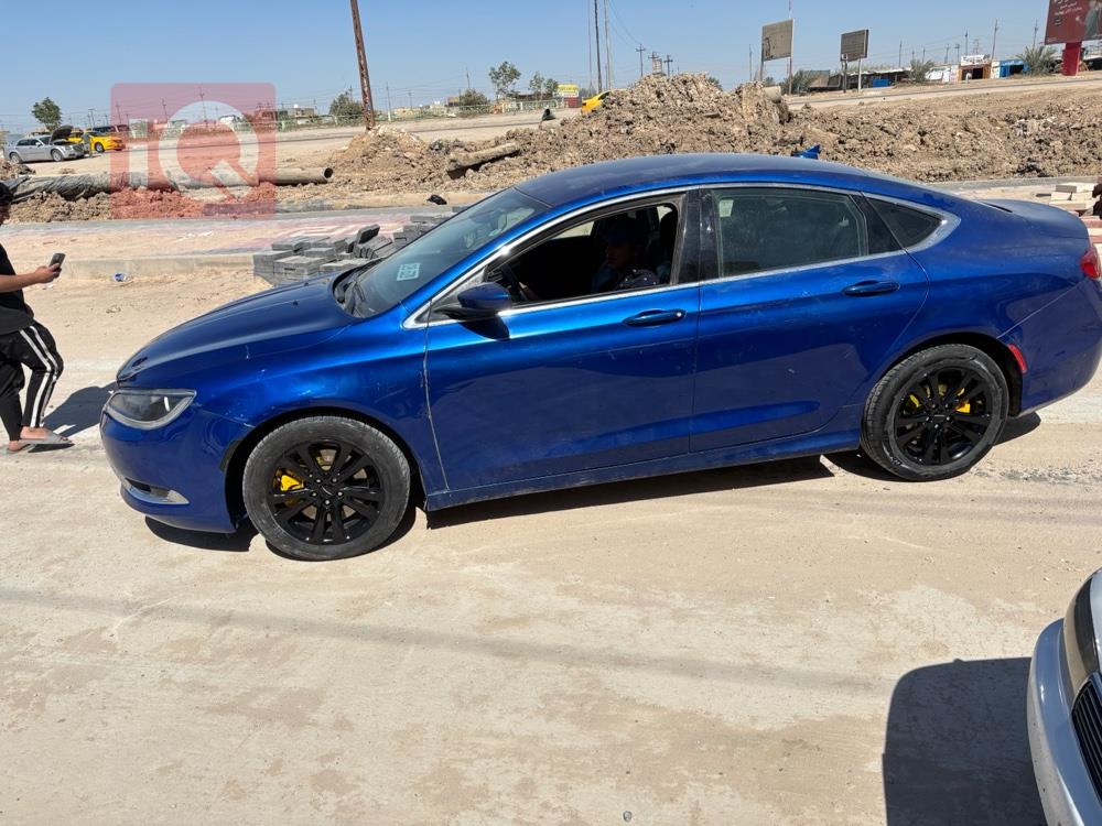 Chrysler 200